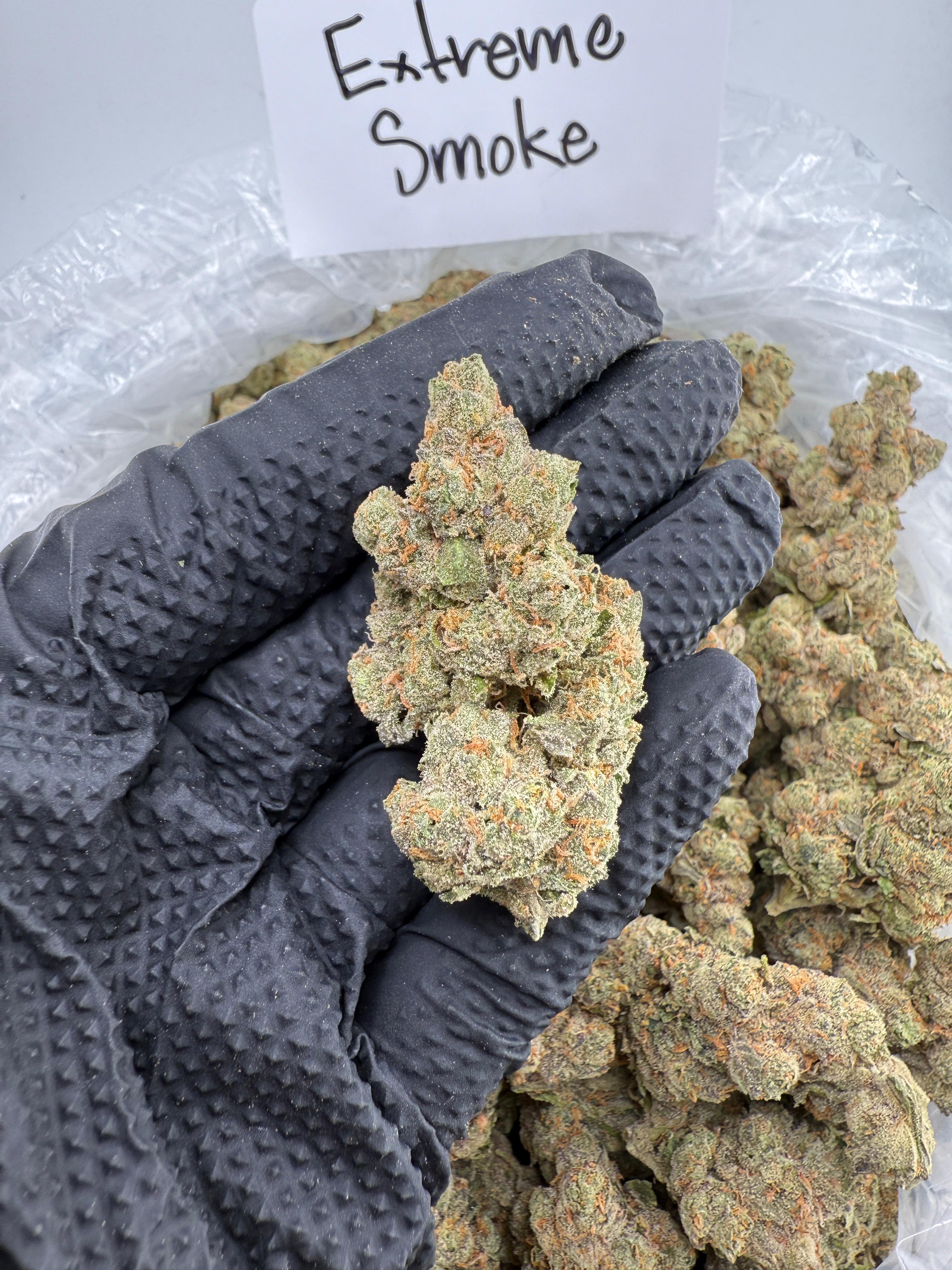 Extreme Smoke - Indica-Dom Hybrid - AAA Boutique Indoor THCA Flower HoN